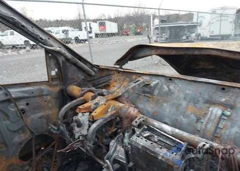 2004 Toyota Sienna Le z USA, uszkodzony, nr VIN 5TDBA23C24S026495